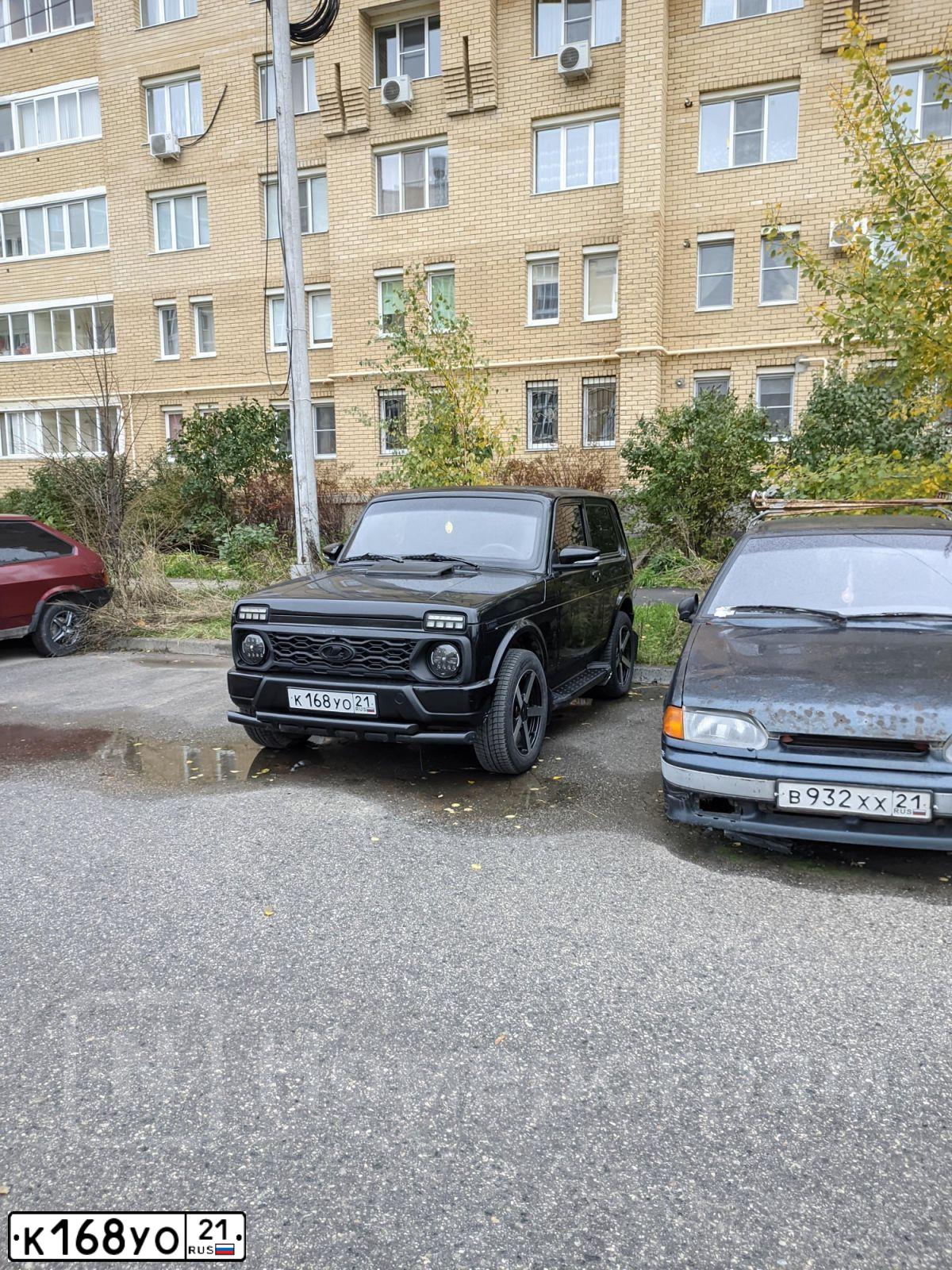 Фото автомобиля LADA 2121 NIVA, 2003 — госномер О900ВМ21. Цвет: СИНЕ-ЗЕЛЕНЫЙ