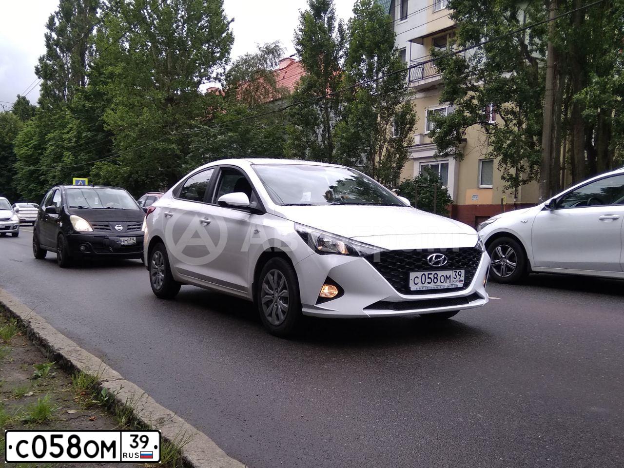 Фото автомобиля HYUNDAI SOLARIS, 2021 — госномер Т495ЕО39