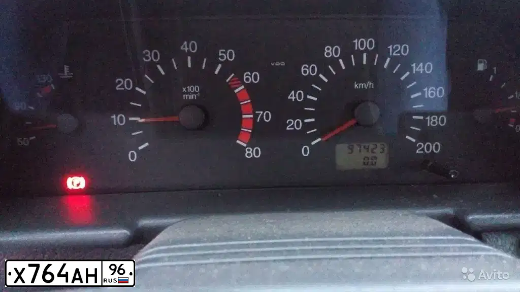 Фото автомобиля LADA 2110, 2003 — госномер Х764АН96. Цвет: СЕРЕБРИСТЫЙ