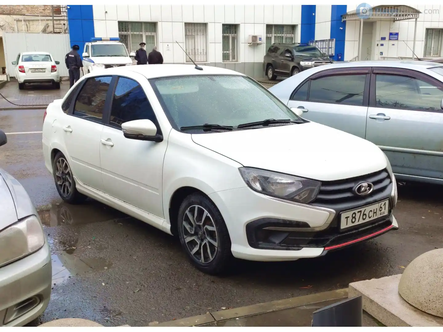 Фото автомобиля LADA 2110, 2004 — госномер Т876СН61. Цвет: СВЕТЛО-СЕРЕБРИСТЫЙ МЕТАЛЛ