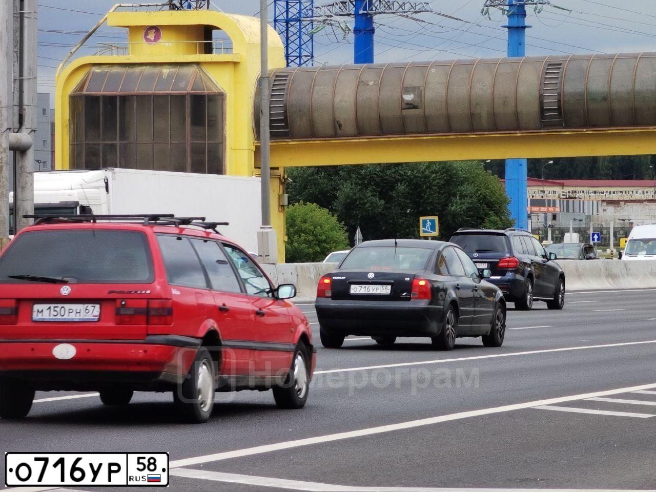 Фото автомобиля VOLKSWAGEN PASSAT, 1998 — госномер К676ТХ790. Цвет: ЧЕРНЫЙ