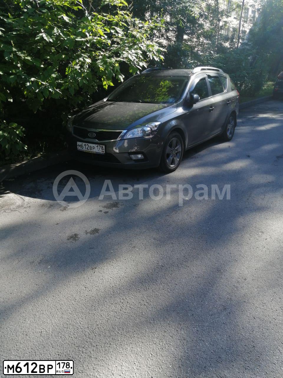 Фото автомобиля KIA CEE'D, 2011 — госномер М612ВР178. Цвет: СЕРЕБРИСТЫЙ