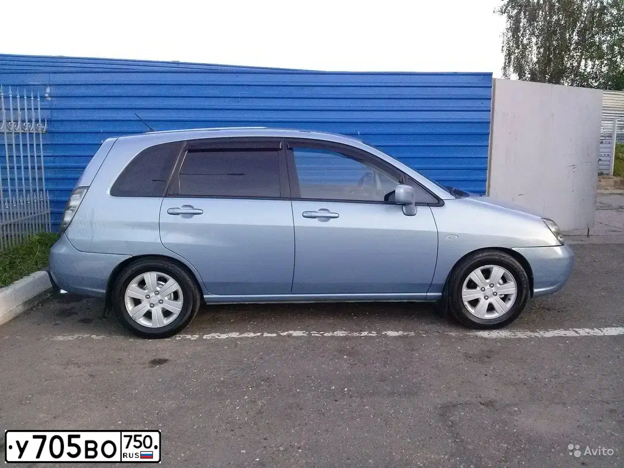 Фото автомобиля SUZUKI LIANA, 2003 — госномер О390НЕ97. Цвет: СИНИЙ