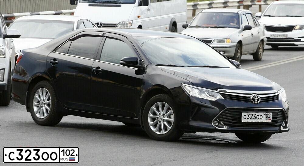 Фото автомобиля TOYOTA CAMRY, 2014 — госномер С323ОО102. Цвет: ЧЕРНЫЙ МЕТАЛЛИК