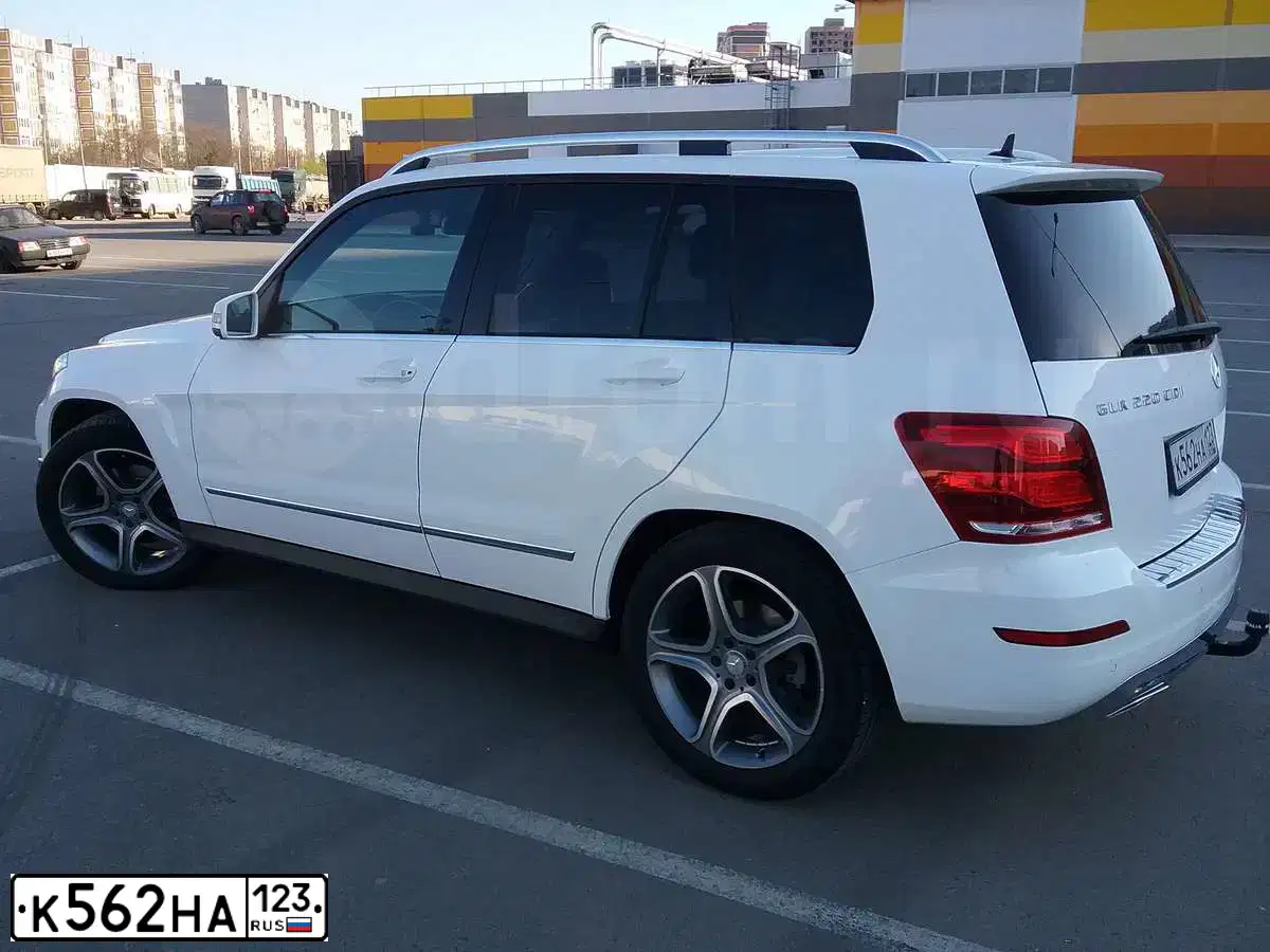 Фото автомобиля MERCEDES GLK-KLASSE, 2013 — госномер К562НА123. Цвет: Белый