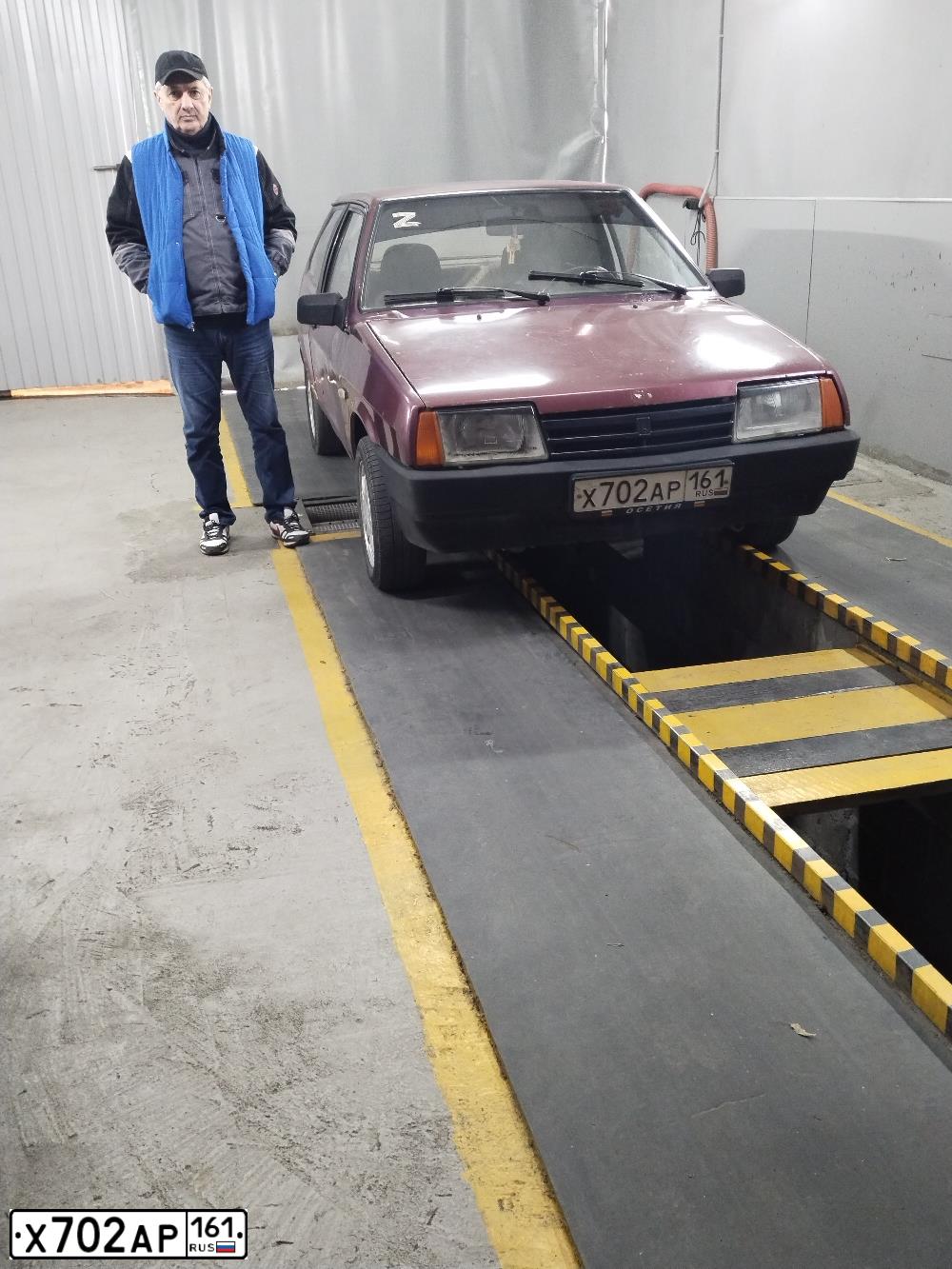 Фото автомобиля LADA 2108 SAMARA, 1995 — госномер Н945ОК15. Цвет: ВИШНЕВЫЙ