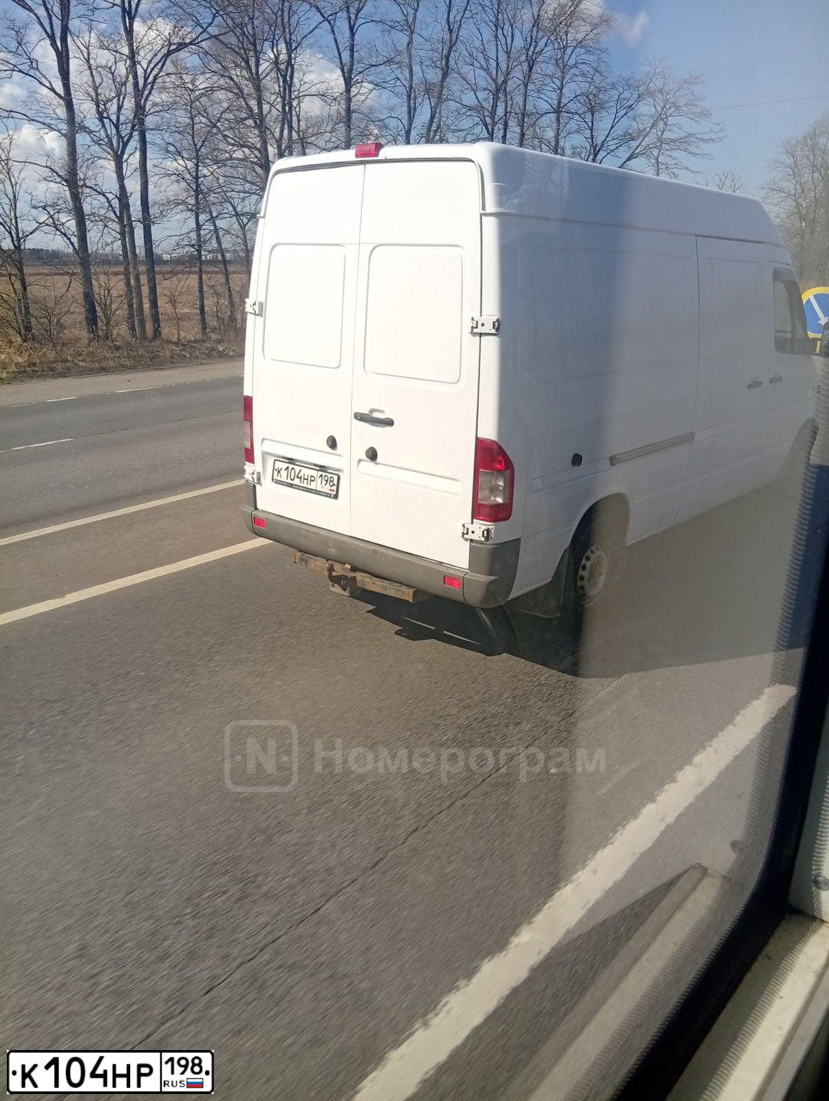 Фото автомобиля MERCEDES SPRINTER, 2016 — госномер К104НР198. Цвет: Белый