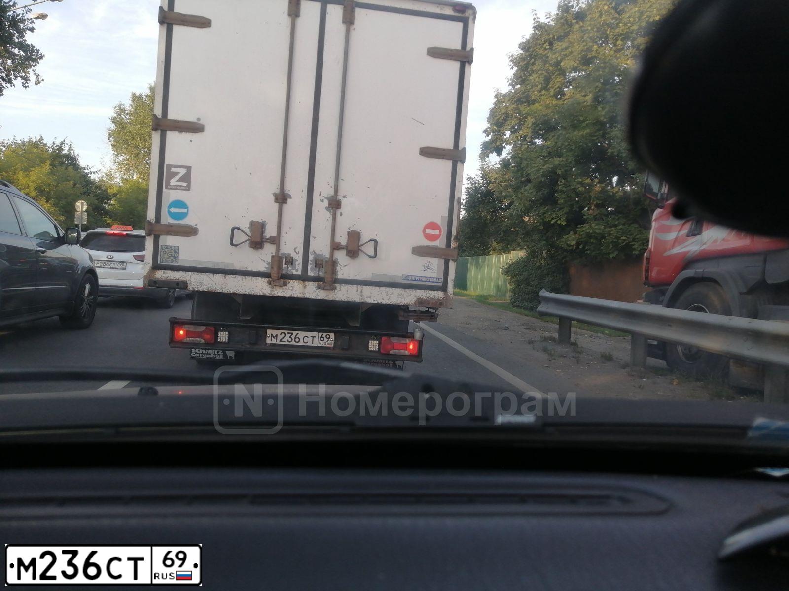 Фото автомобиля IVECO DAILY, 2014 — госномер М781РЕ164. Цвет: Белый