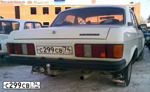 Фото автомобиля GAZ 3102 WOLGA, 1996 — госномер С299СВ74. Цвет: СЕРО-БЕЛЫЙ