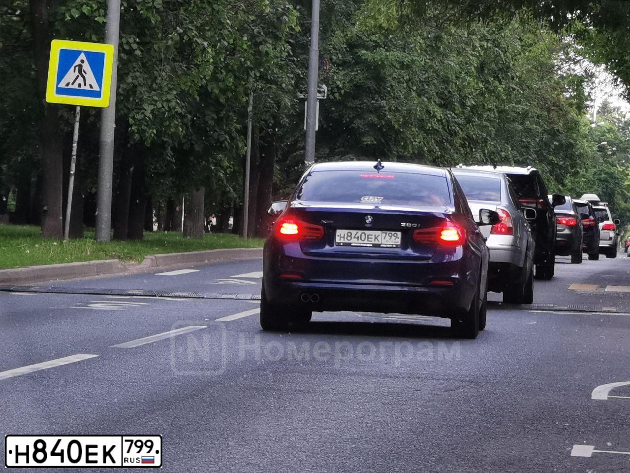 Фото автомобиля BMW 320, 2017 — госномер В014МО977