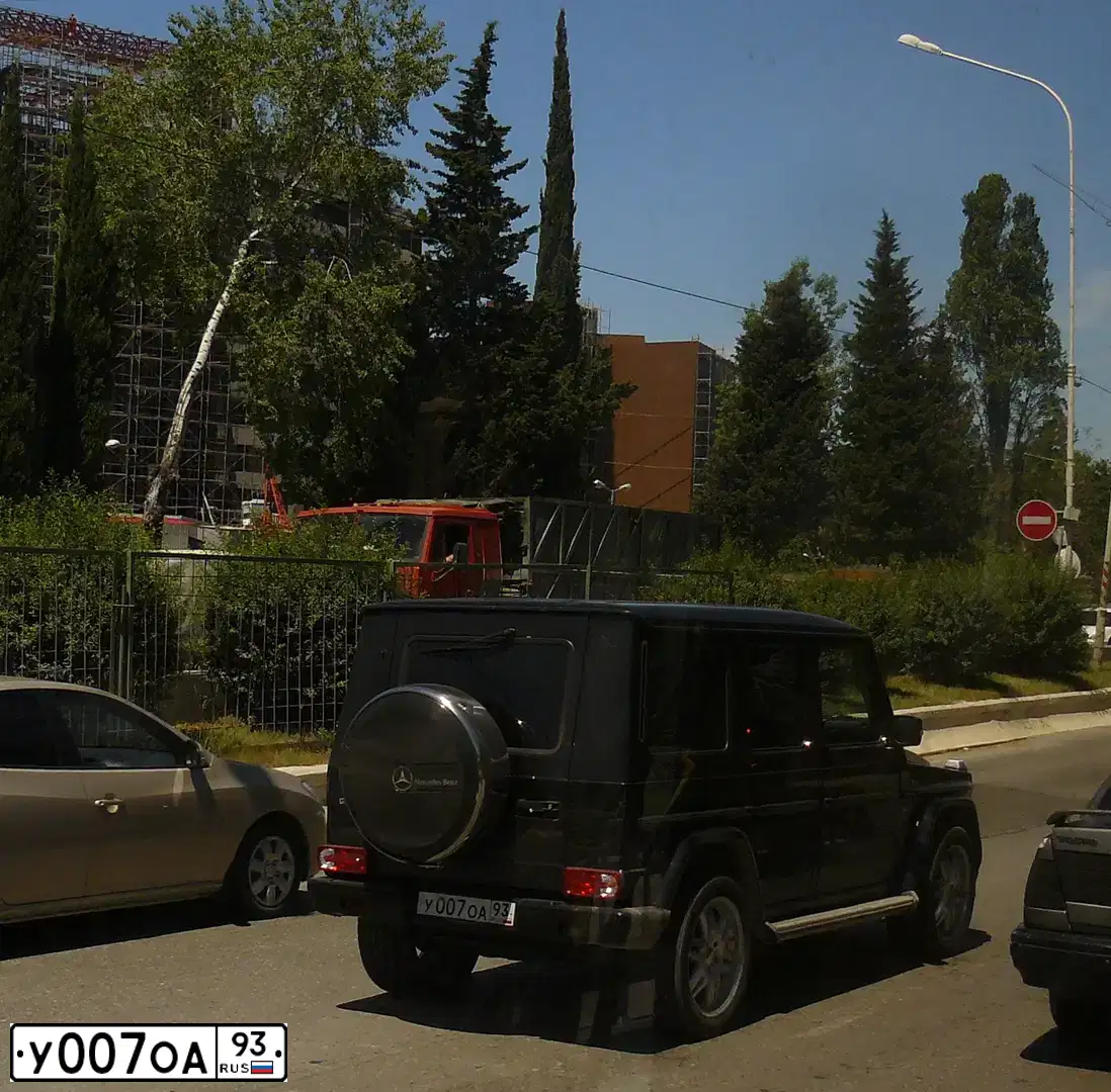 Фото автомобиля TOYOTA LAND CRUISER 150, 2018 — госномер Т485РТ193. Цвет: ЧЕРНЫЙ
