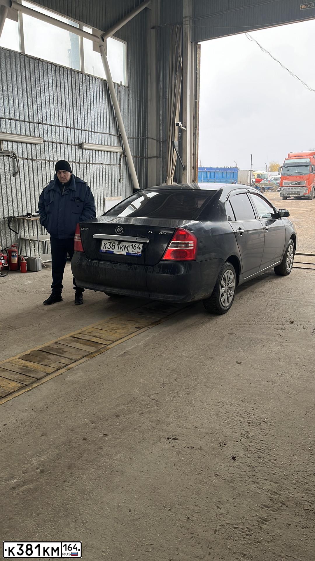 Фото автомобиля LIFAN SOLANO, 2012 — госномер К381КМ164. Цвет: ЧЕРНЫЙ