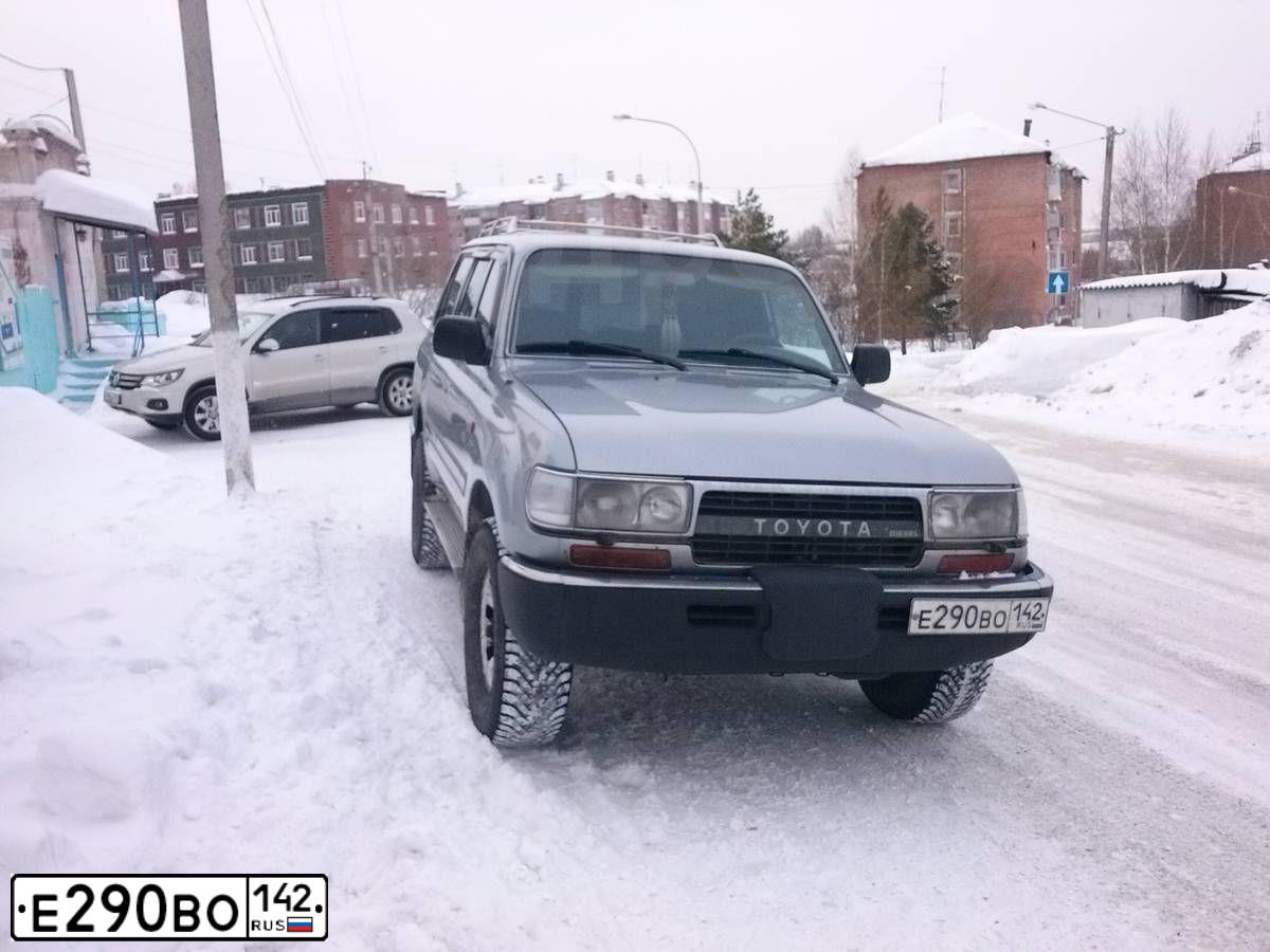 Фото автомобиля TOYOTA LANDCRUISER, 1994 — госномер Е290ОВ142. Цвет: СЕРЫЙ