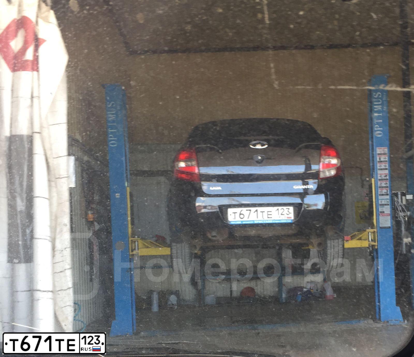 Фото автомобиля LADA 2190 GRANTA, 2015 — госномер Т671ТЕ123. Цвет: ЧЕРНЫЙ