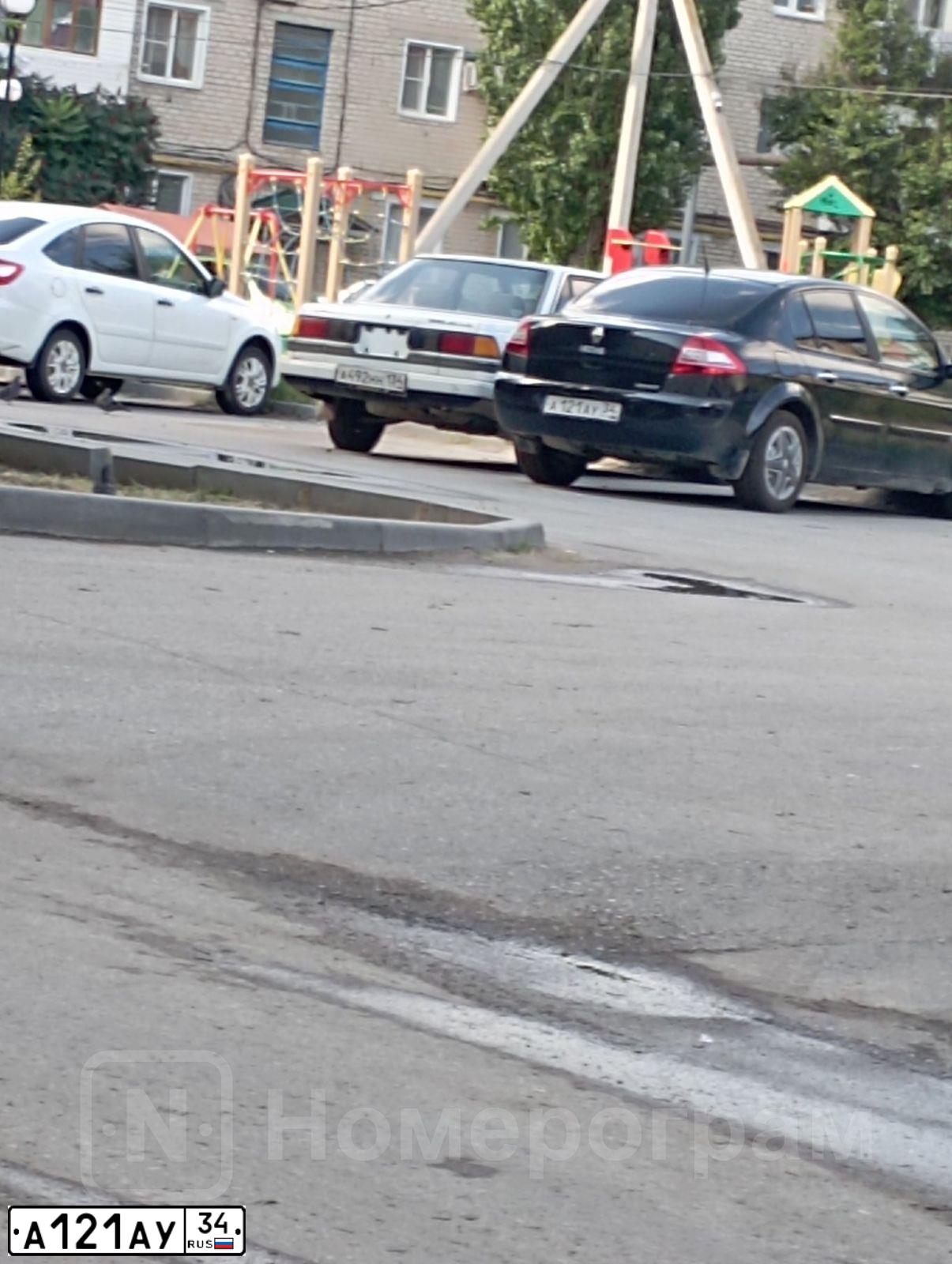 Фото автомобиля LADA 2112, 2004 — госномер Р494МА34. Цвет: СВЕТЛО СЕРЕБРИСТЫЙ МЕТАЛЛ