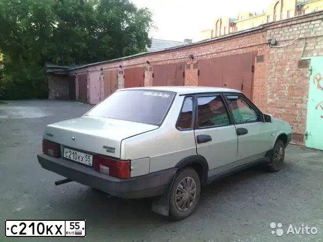 Фото автомобиля LADA 2109 SAMARA, 2002 — госномер С210КХ55. Цвет: СЕРЕБРИСТО-ЖЕЛТО-ЗЕЛЕНЫЙ