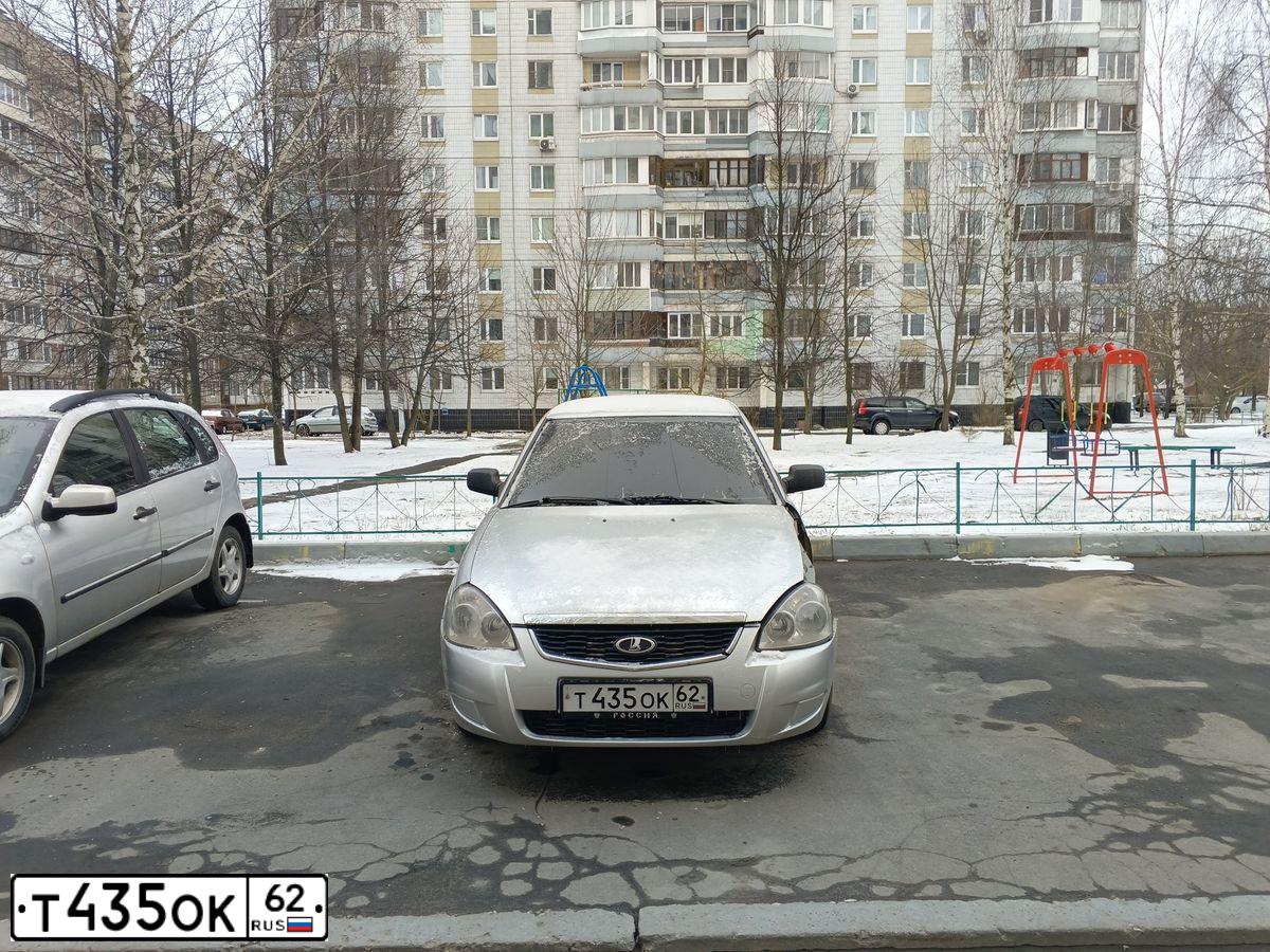 Фото автомобиля LADA 2170 PRIORA, 2009 — госномер Т435ОК62. Цвет: СВЕТЛО-СЕРЕБРИСТЫЙ МЕТАЛЛ