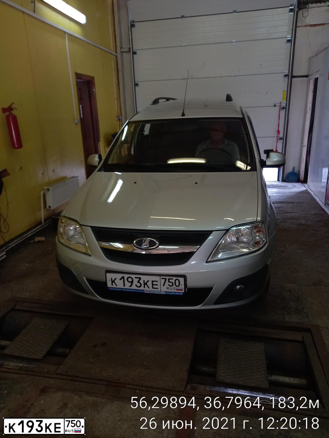 Фото автомобиля LADA LARGUS, 2014 — госномер Т983УВ33. Цвет: Серый