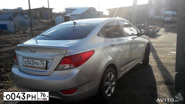 Фото автомобиля HYUNDAI SOLARIS, 2011 — госномер О043РН76. Цвет: СЕРЕБРИСТЫЙ