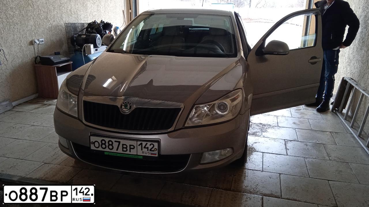Фото автомобиля SKODA OCTAVIA, 2012 — госномер Т914ЕХ193. Цвет: БЕЖЕВЫЙ