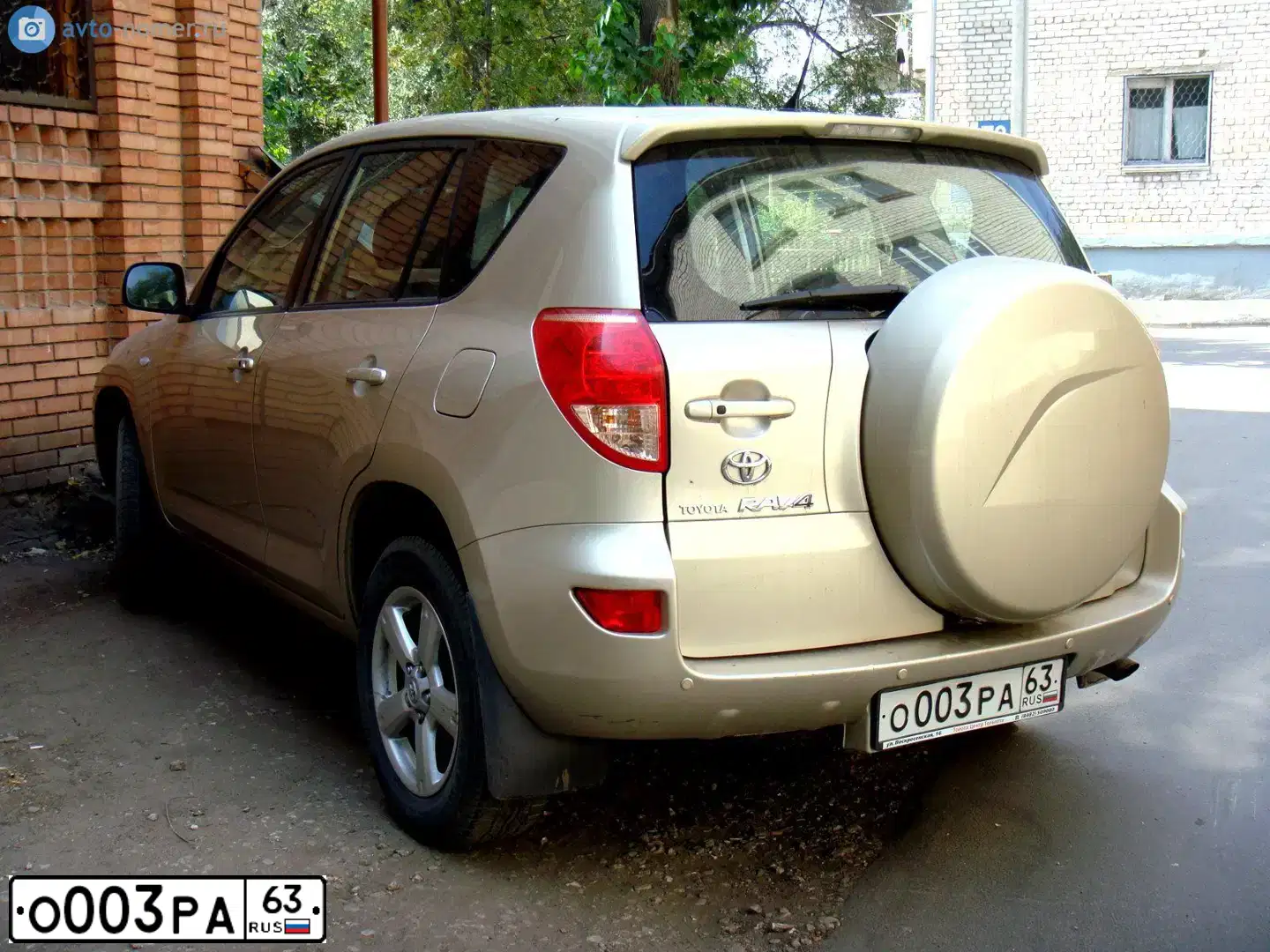 Фото автомобиля LEXUS RX, 2013 — госномер О003РА63. Цвет: бронзовый