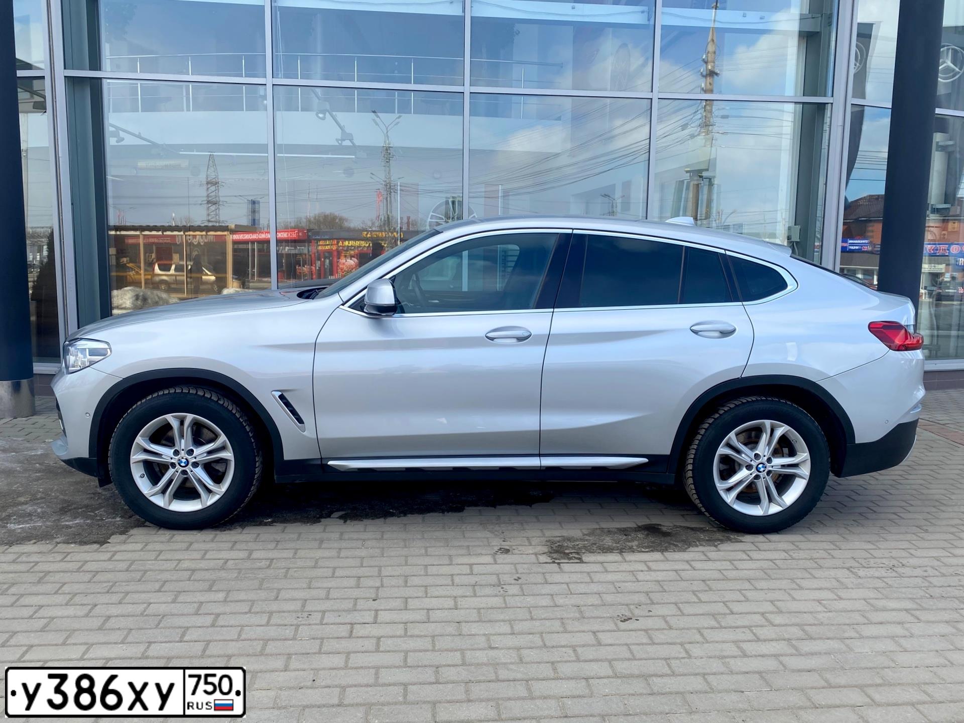 Фото автомобиля BMW X4, 2019 — госномер В027ВК57. Цвет: Серебристый