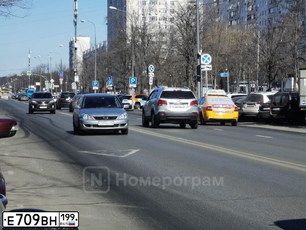 Фото автомобиля VOLVO V50, 2007 — госномер Т592ТХ197. Цвет: ЗЕЛЕНЫЙ СВЕТЛЫЙ