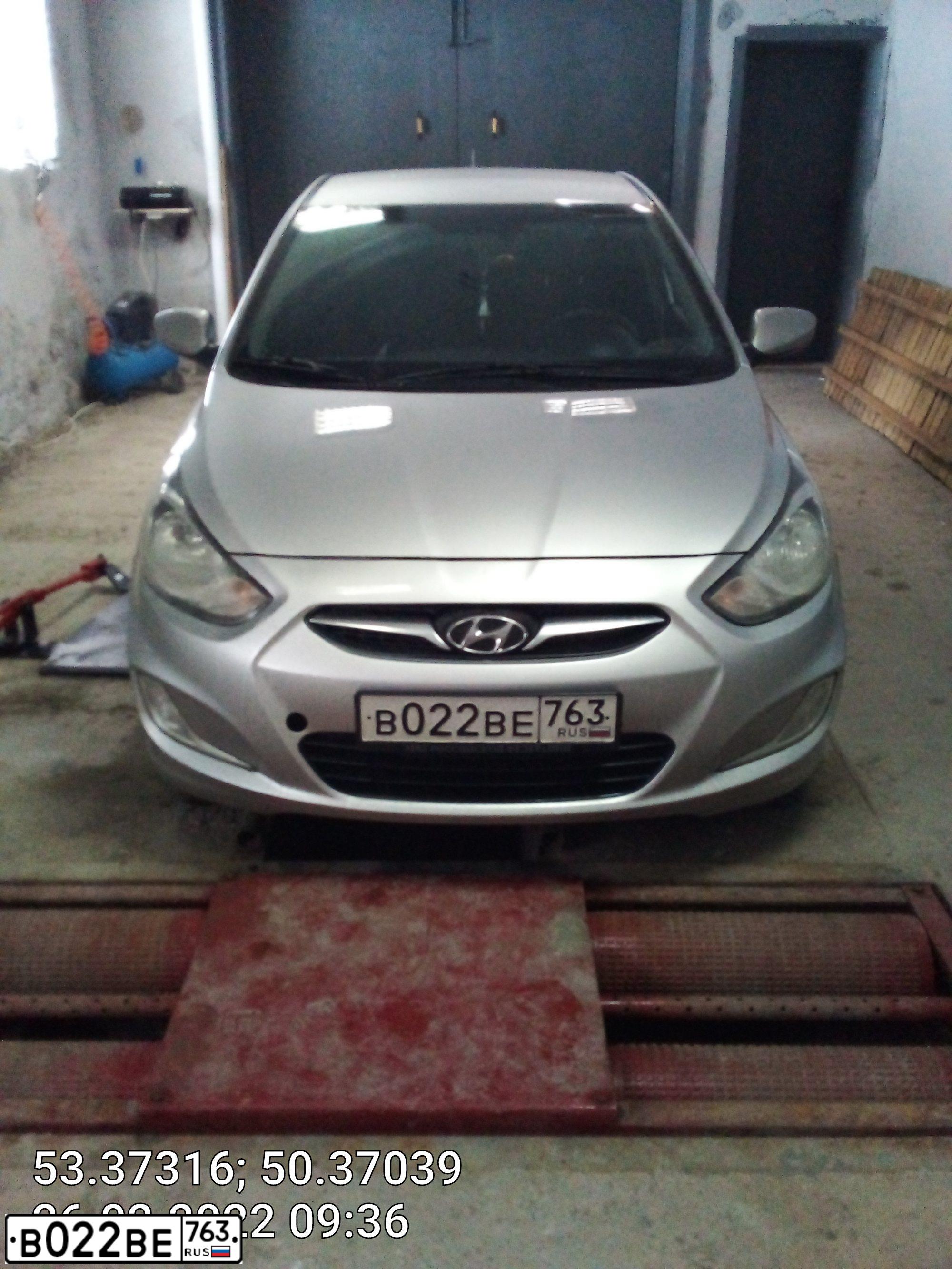 Фото автомобиля HYUNDAI SOLARIS, 2013 — госномер К718ОС763. Цвет: Серебристый