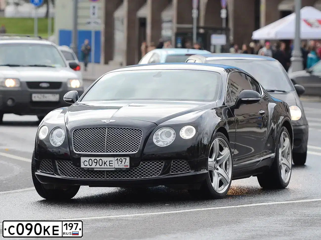 Фото автомобиля BENTLEY CONTINENTAL, 2005 — госномер С090КЕ197. Цвет: ЧЕРНЫЙ