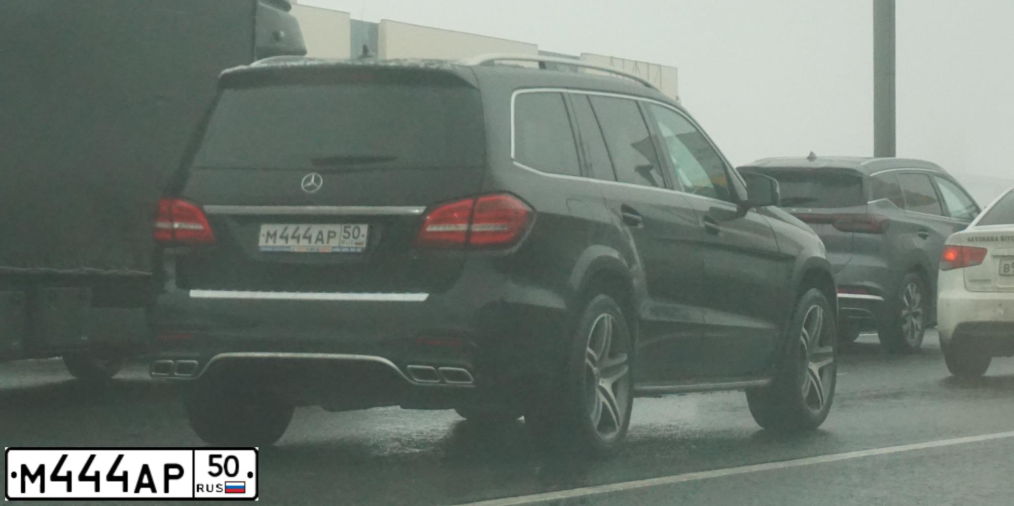 Фото автомобиля MERCEDES GL-KLASSE, 2016 — госномер Е875КР550. Цвет: ЧЕРНЫЙ
