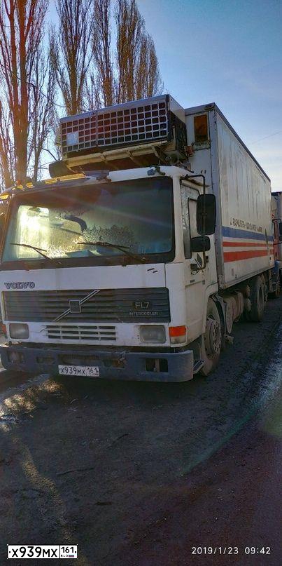 Фото автомобиля VOLVO SERIE FL /6X2/, 1994 — госномер Х911КО161. Цвет: Белый