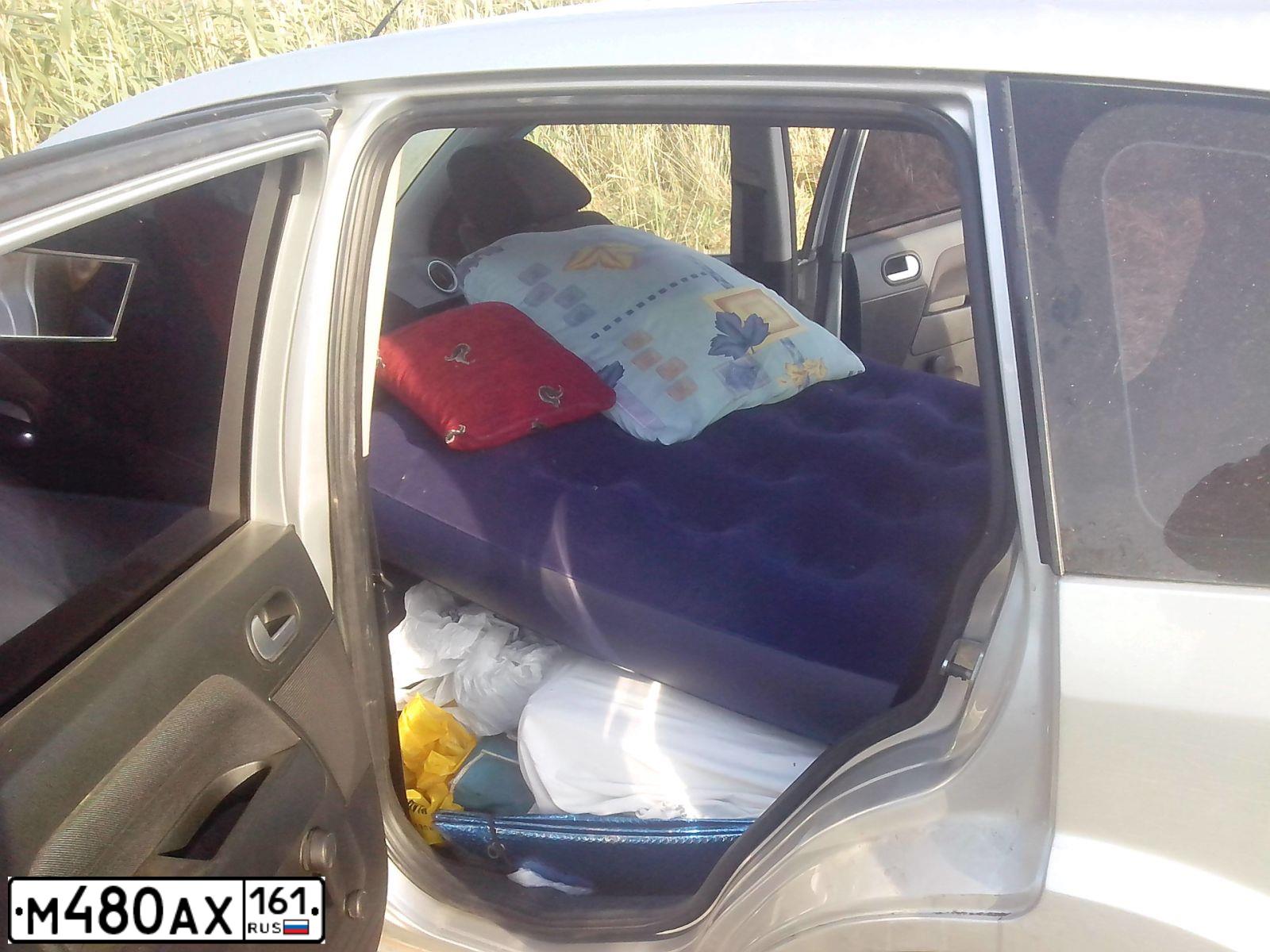 Фото автомобиля HYUNDAI SANTA FE, 2013 — госномер М480АХ161. Цвет: Белый