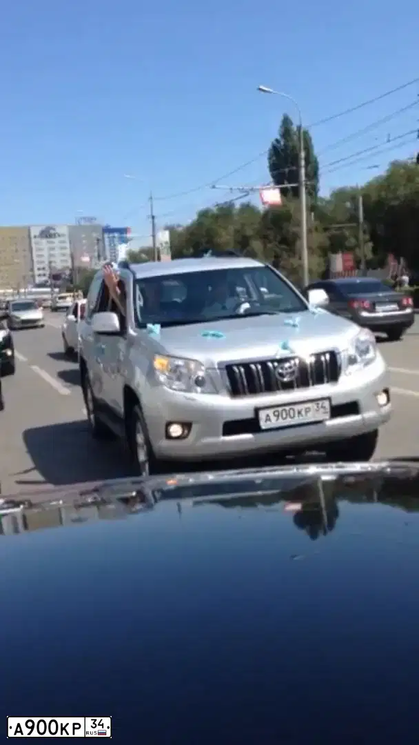 Фото автомобиля TOYOTA LANDCRUISER, 2012 — госномер В524РО134. Цвет: СЕРЕБРИСТЫЙ