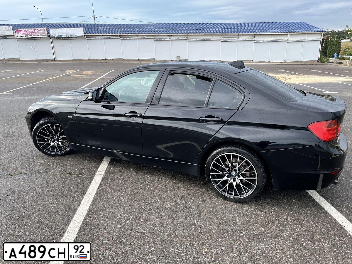 Фото автомобиля BMW SERIE 3, 2013 — госномер А489СН92. Цвет: ЧЕРНЫЙ