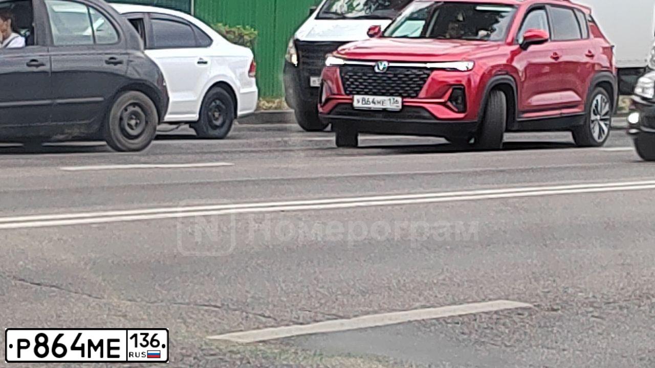 Фото автомобиля LADA 2170 PRIORA, 2010 — госномер О043НА136. Цвет: СЕРЕБРИСТЫЙ