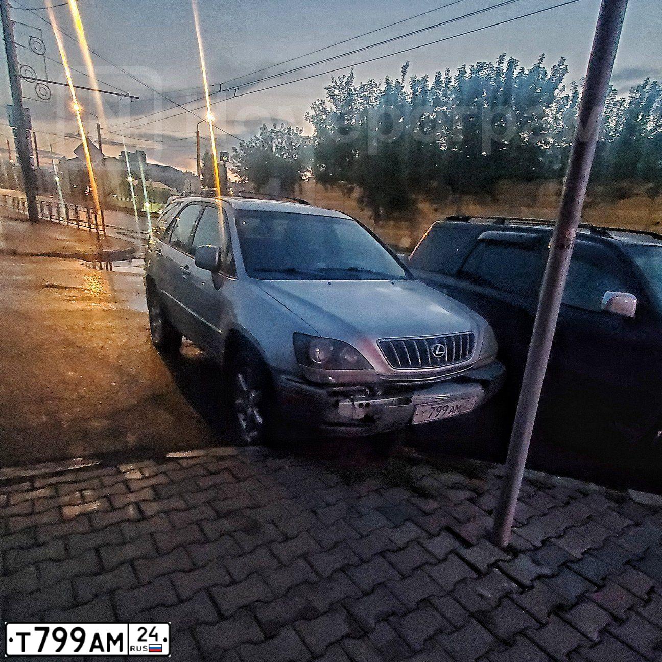 Фото автомобиля LEXUS RX300, 2000 — госномер У883МВ19. Цвет: СЕРЫЙ