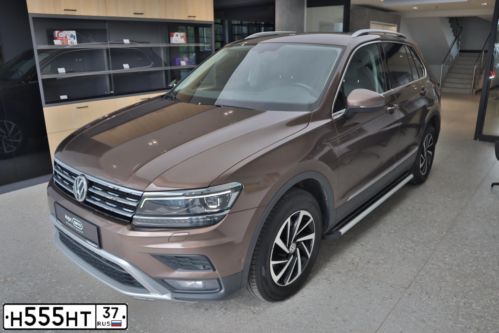 Фото автомобиля VOLKSWAGEN TIGUAN, 2018 — госномер Н555НТ37