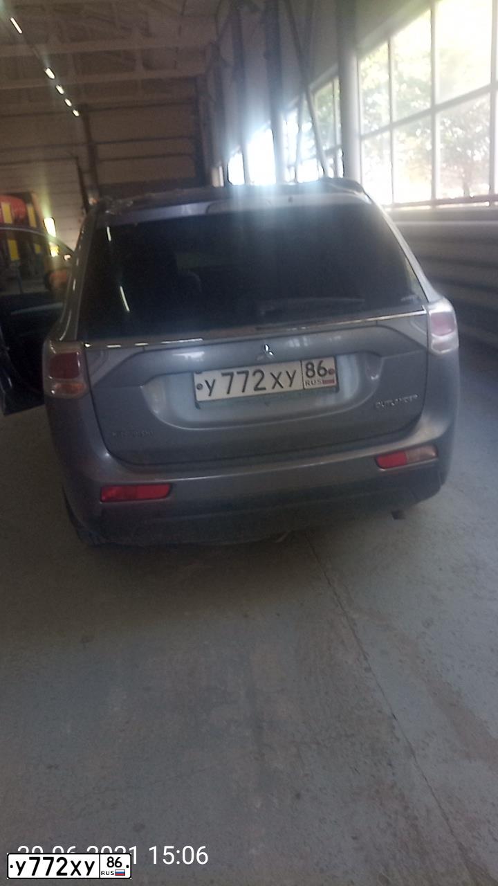 Фото автомобиля MITSUBISHI OUTLANDER, 2012 — госномер У772ХУ86. Цвет: СЕРЫЙ