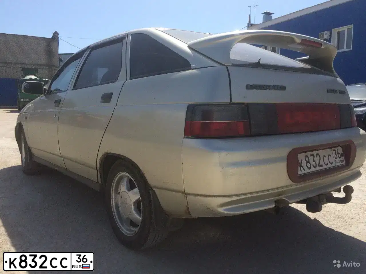 Фото автомобиля LADA 2112 LADA, 2005 — госномер К832СС36. Цвет: СЕРЕБРИСТО-БЕЖЕВЫЙ