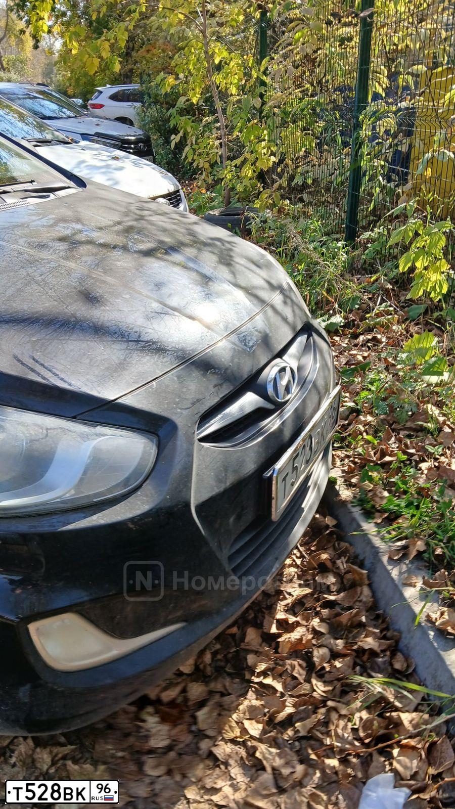 Фото автомобиля HYUNDAI SOLARIS, 2011 — госномер Т528ВК96. Цвет: ЧЕРНЫЙ