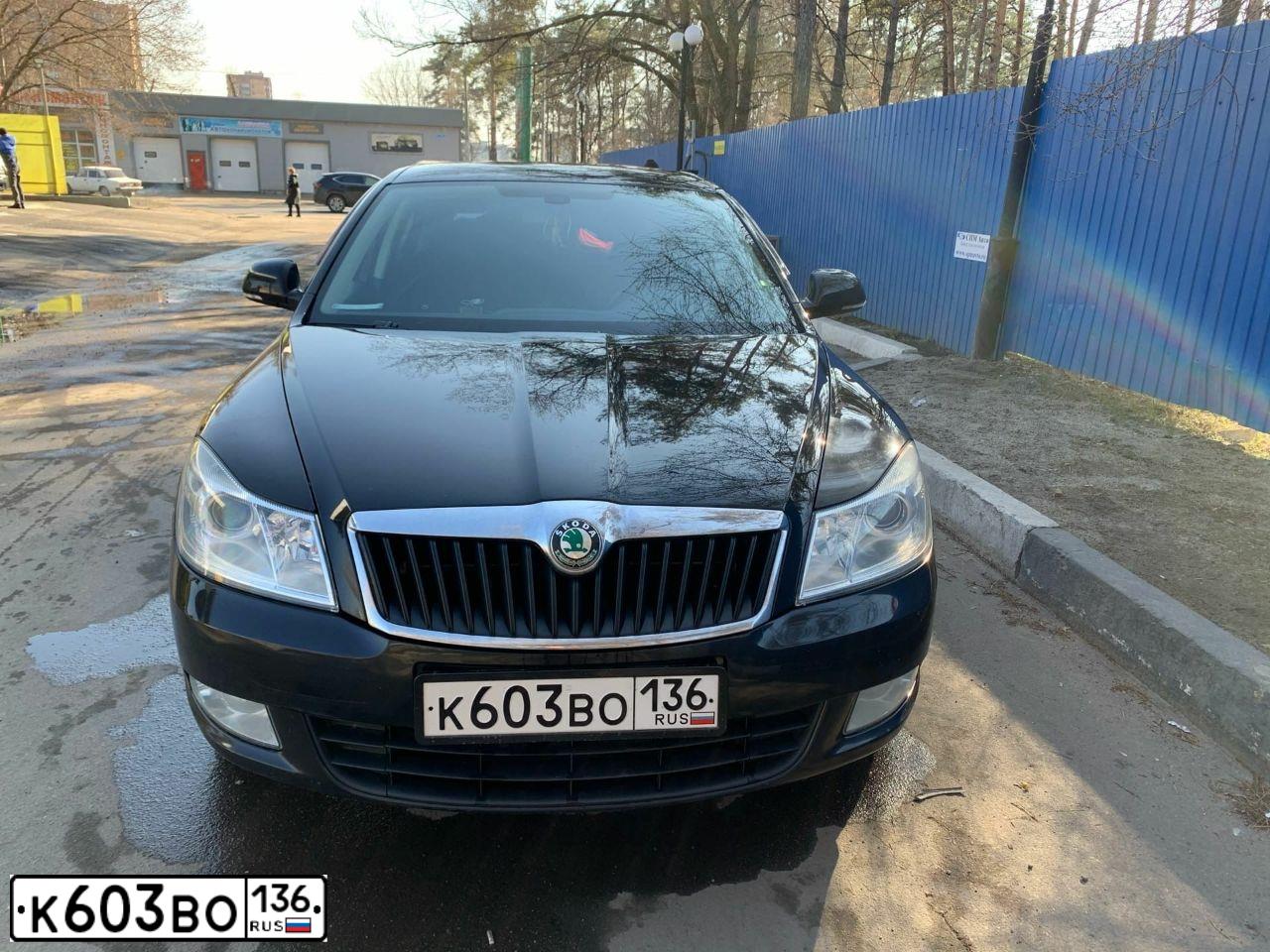 Фото автомобиля SKODA OCTAVIA, 2012 — госномер Н366НО136. Цвет: ЧЕРНЫЙ
