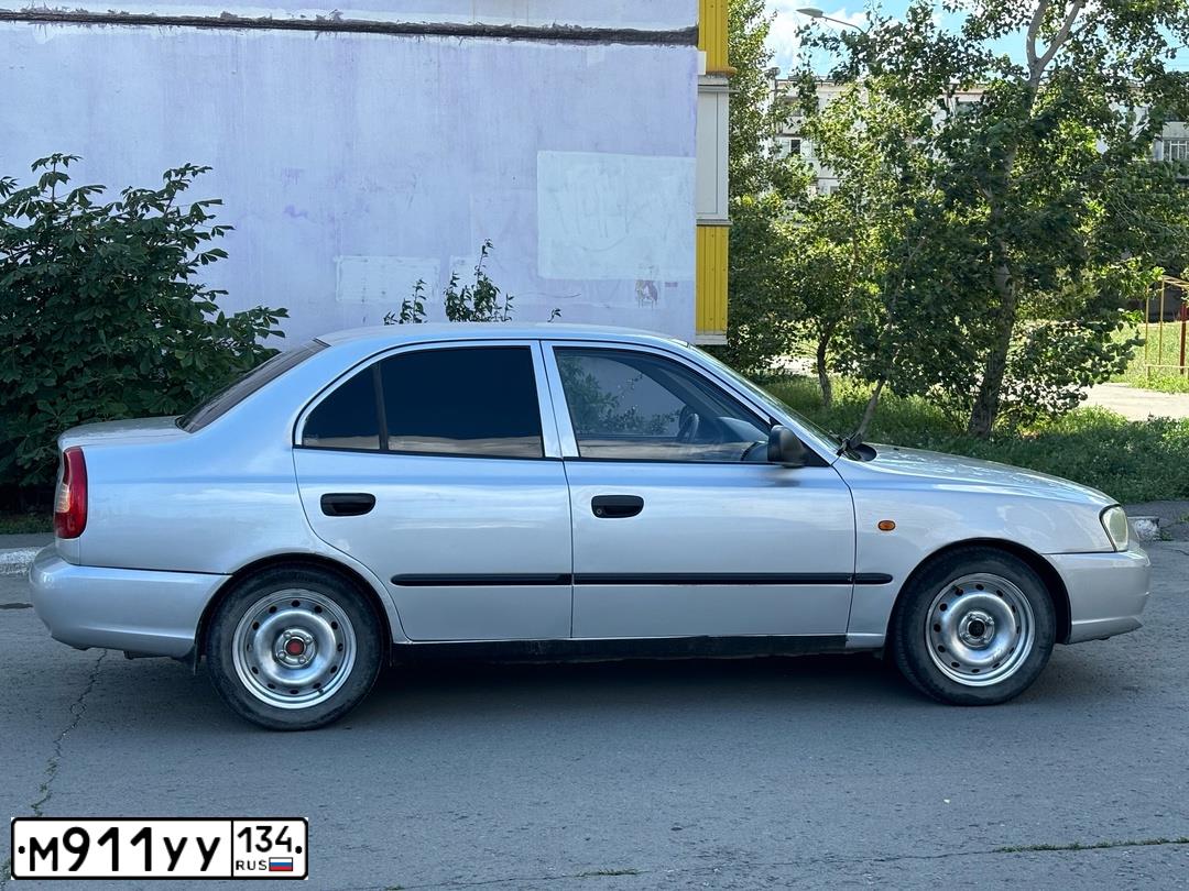 Фото автомобиля TAGAZ ACCENT, 2005 — госномер В783ВН98. Цвет: Серебристый