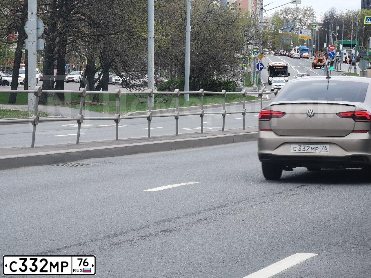 Фото автомобиля VOLKSWAGEN POLO, 2020 — госномер С332МР76. Цвет: Коричневый