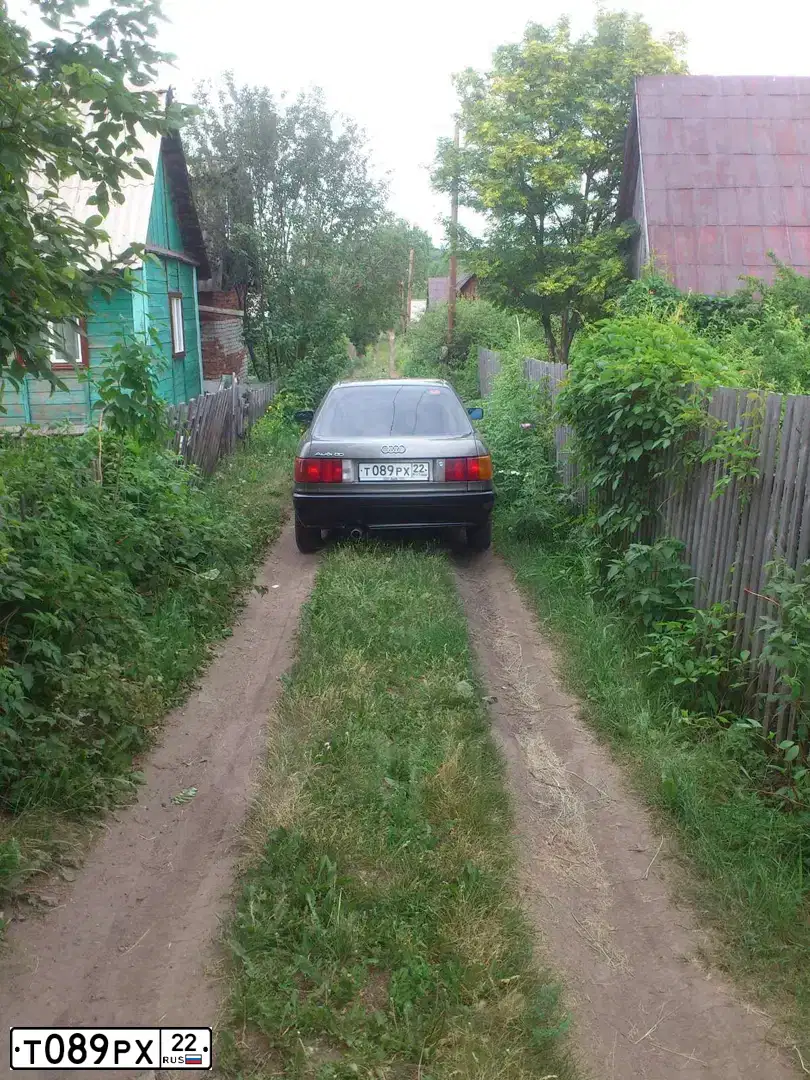 Фото автомобиля AUDI 80, 1990 — госномер Т089РХ22. Цвет: СВЕТЛО-СЕРЫЙ