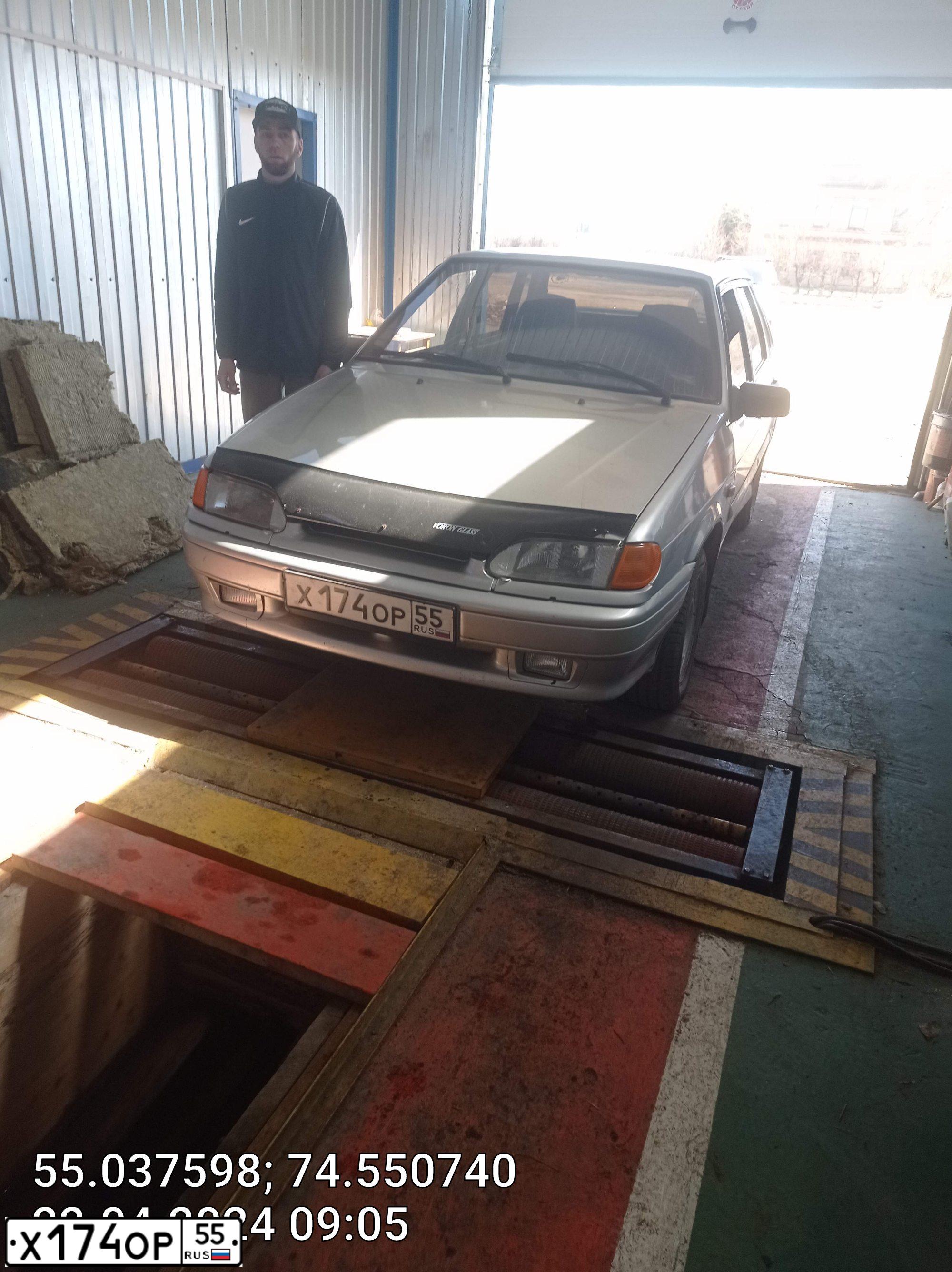 Фото автомобиля LADA 2115 SAMARA, 2012 — госномер Х174ОР55. Цвет: СВЕТЛО-СЕРЕБРИСТЫЙ МЕТАЛЛ