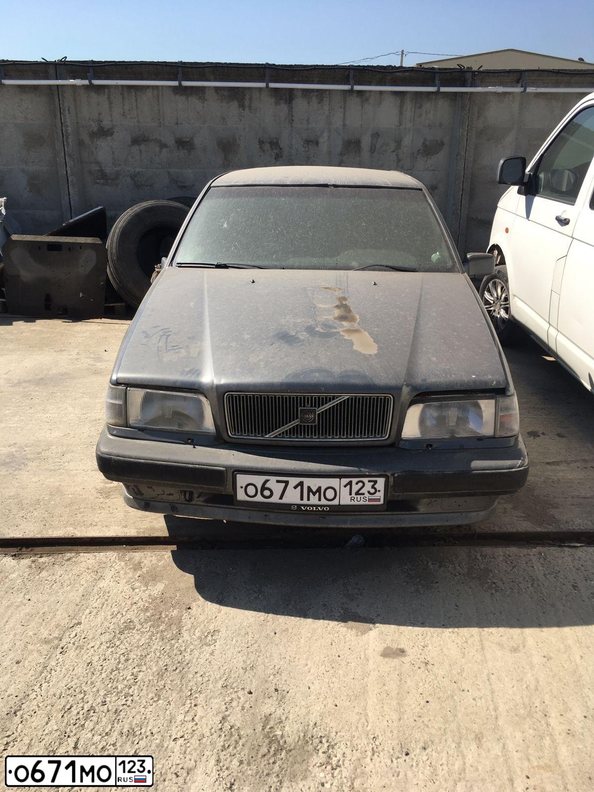 Фото автомобиля VOLVO 850, 1993 — госномер О671МО123. Цвет: СЕРЫЙ