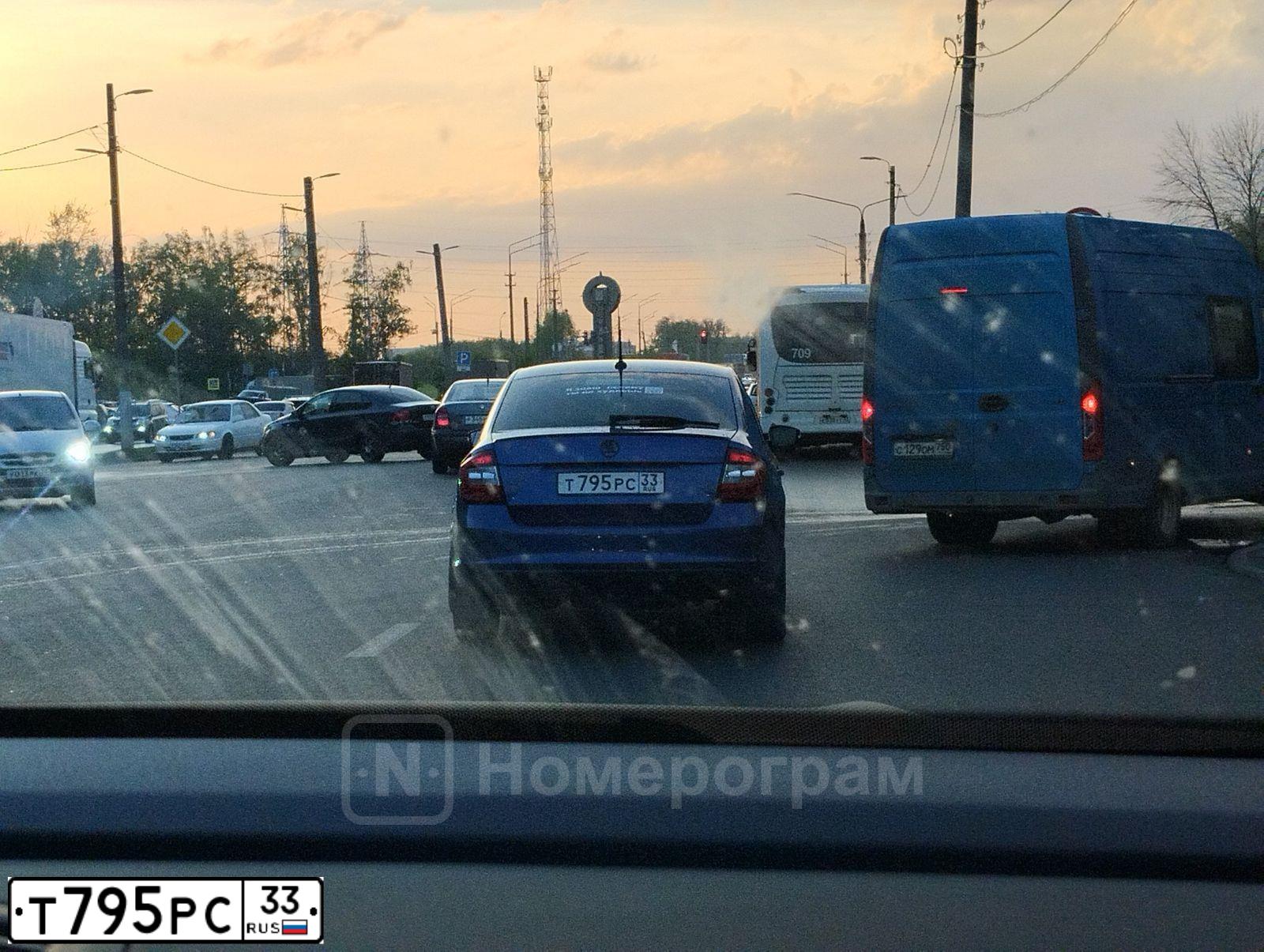 Фото автомобиля SKODA RAPID, 2019 — госномер Т701АК250. Цвет: ЯРКО-СИНИЙ