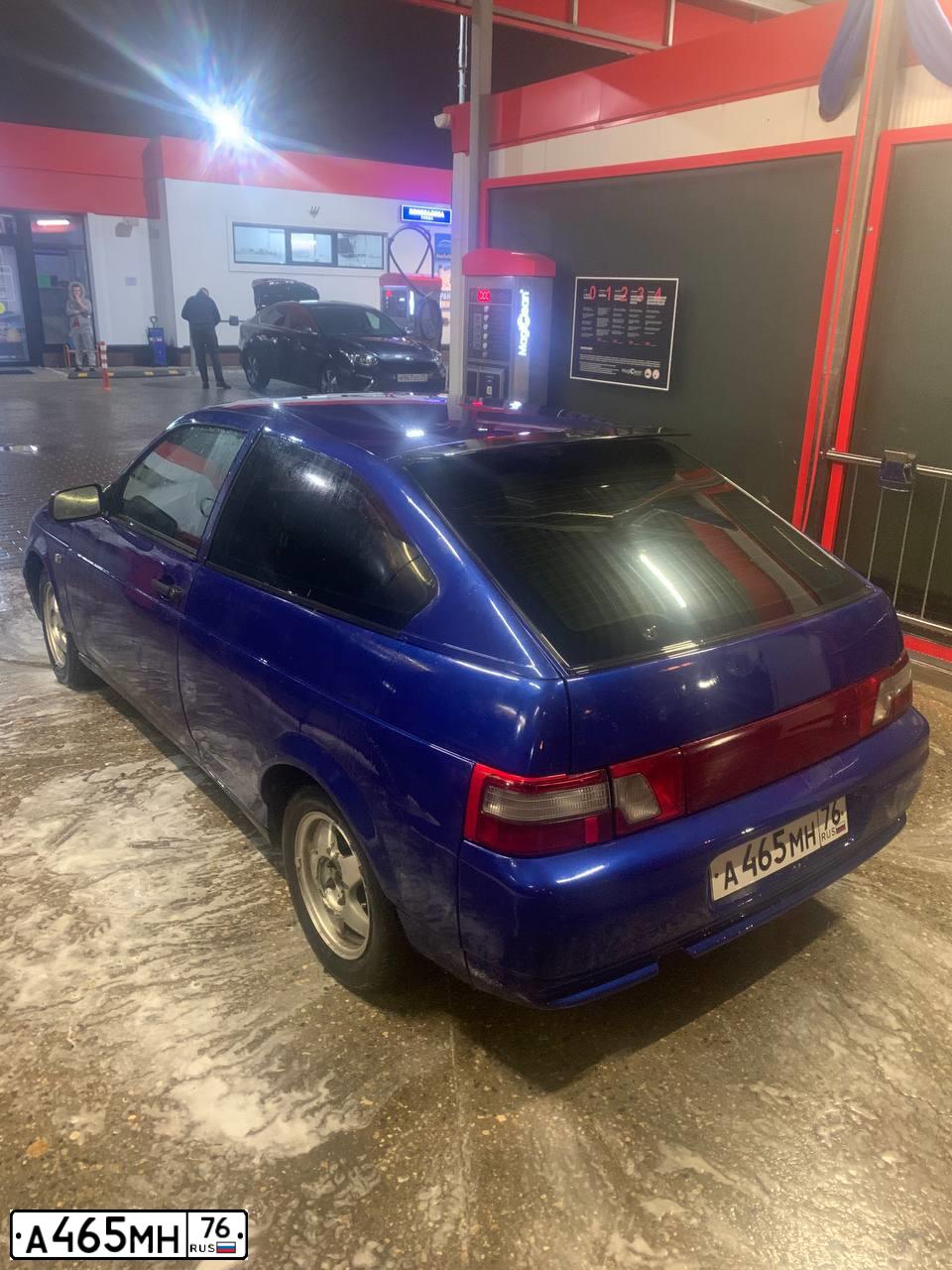 Фото автомобиля LADA 2112, 2007 — госномер А465МН76. Цвет: синий