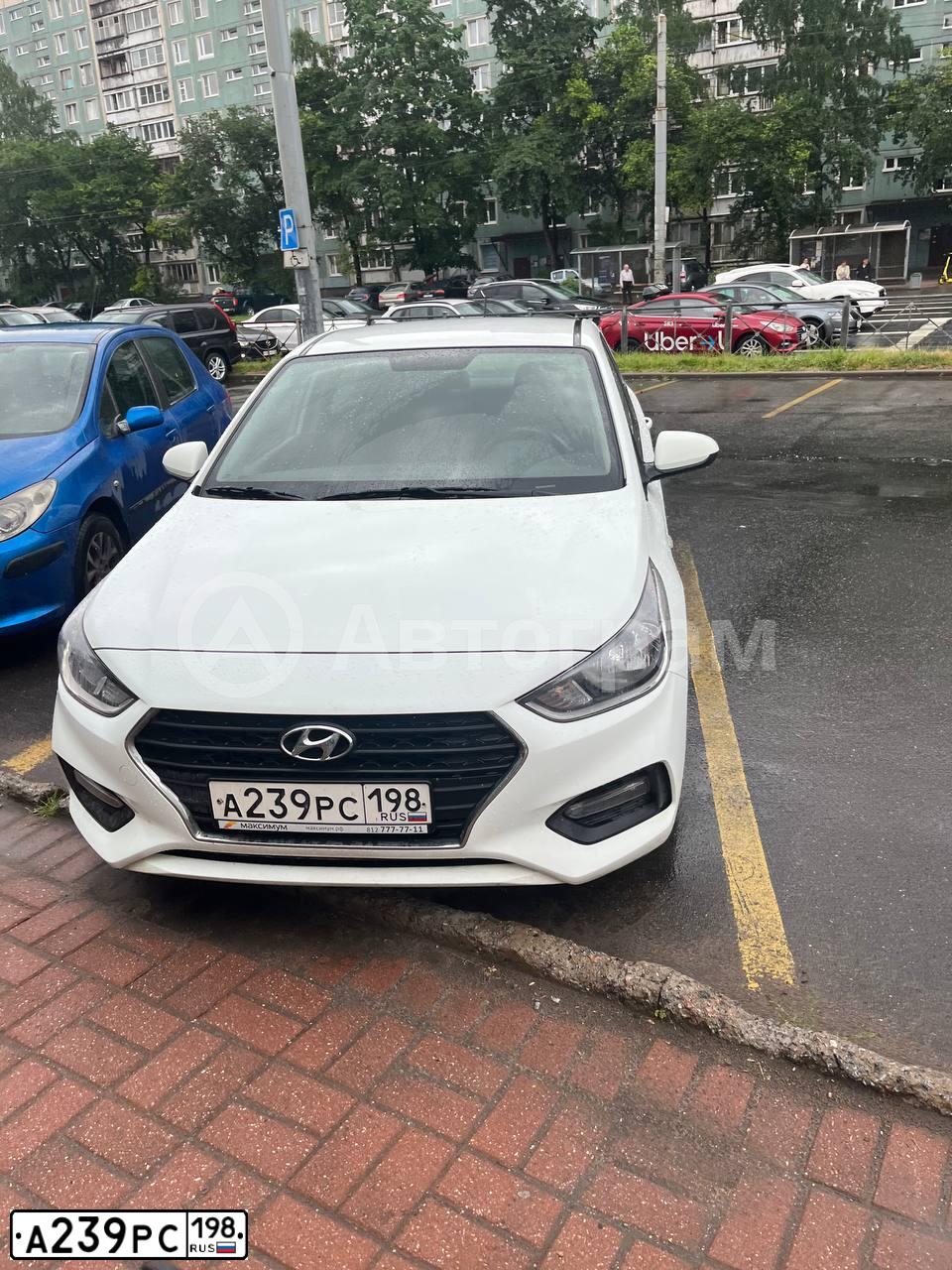 Фото автомобиля HYUNDAI SOLARIS, 2018 — госномер У702ТВ33. Цвет: Белый