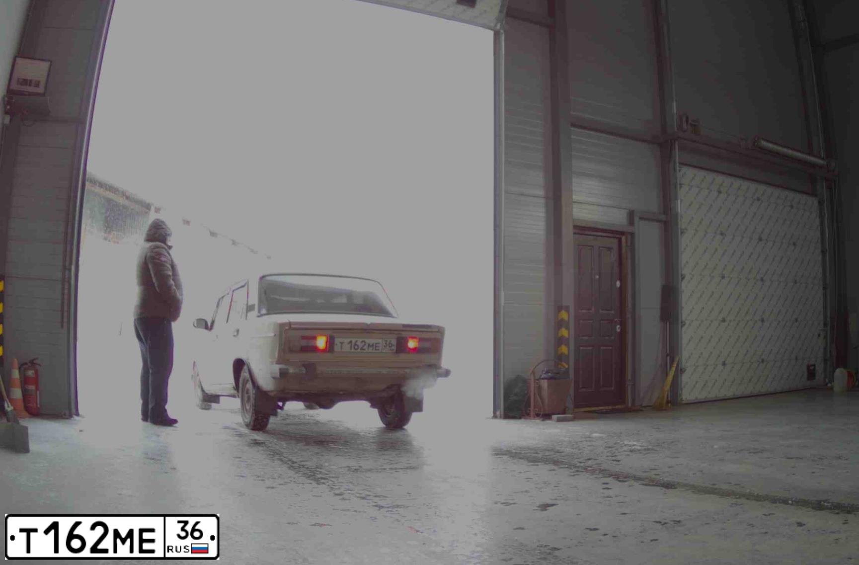 Фото автомобиля LADA 2106, 1992 — госномер О573МЕ136. Цвет: ТЕМНО-БЕЖЕВЫЙ